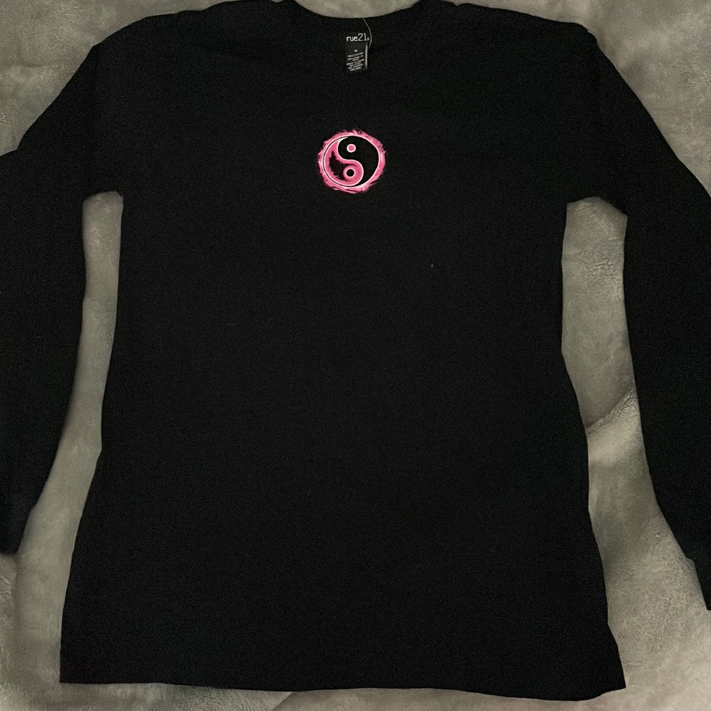 worn 1x,black with pink & white drawings on front and back, medium from rue 21.